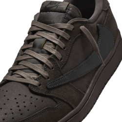 Jordan 1 Retro Low OG SP Travis Scott "Velvet Brown"