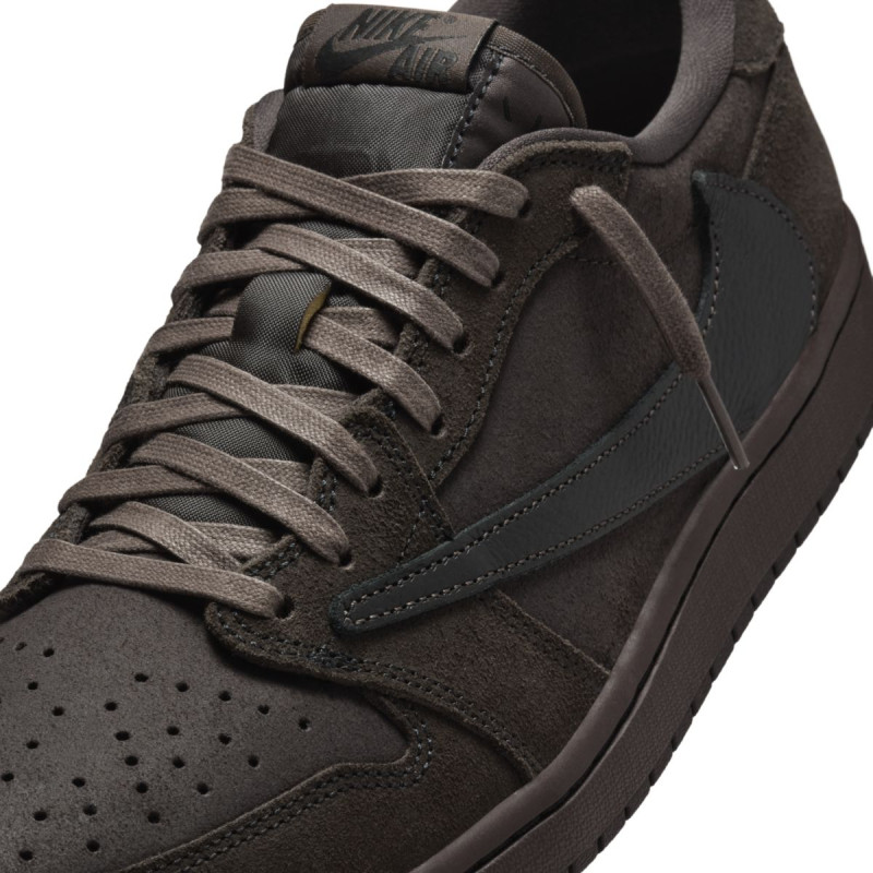 Jordan 1 Retro Low OG SP Travis Scott "Velvet Brown"
