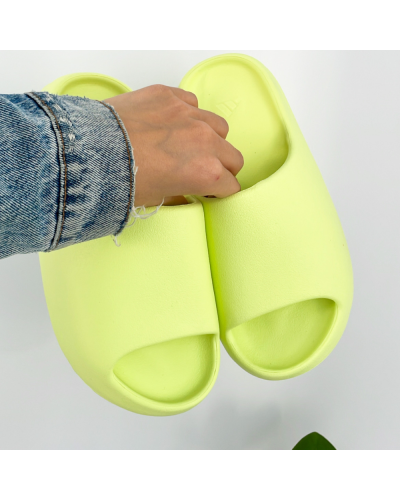 Yeezy Slide "Glow Green"