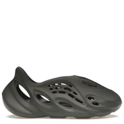 Yeezy Foam RNR "Carbon"
