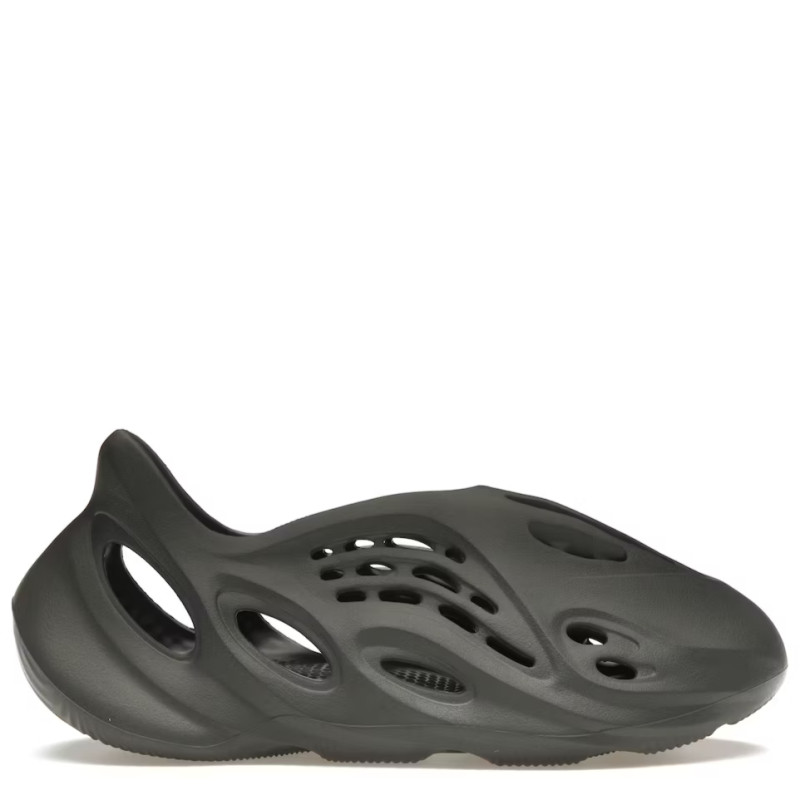 Yeezy Foam RNR "Carbon"
