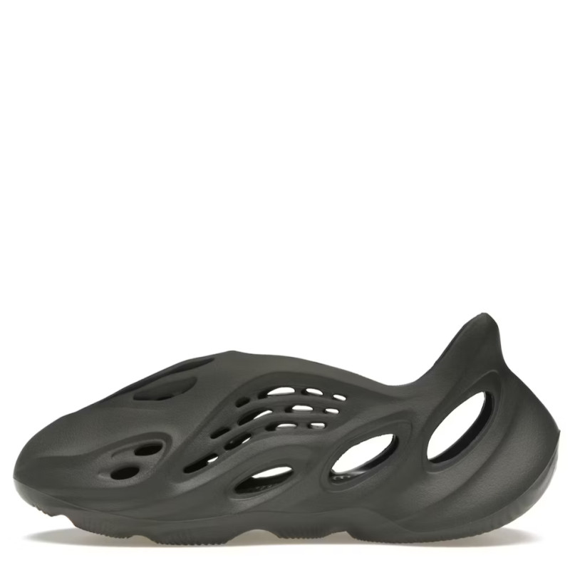 Yeezy Foam RNR "Carbon"