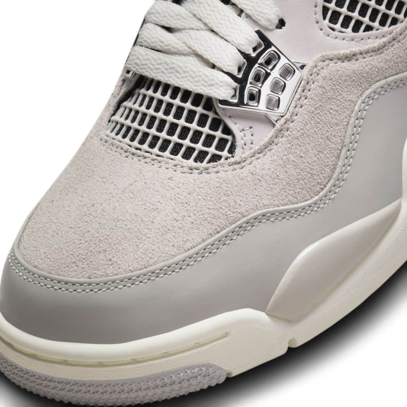 Air Jordan 4 Retro "Frozen Moments"