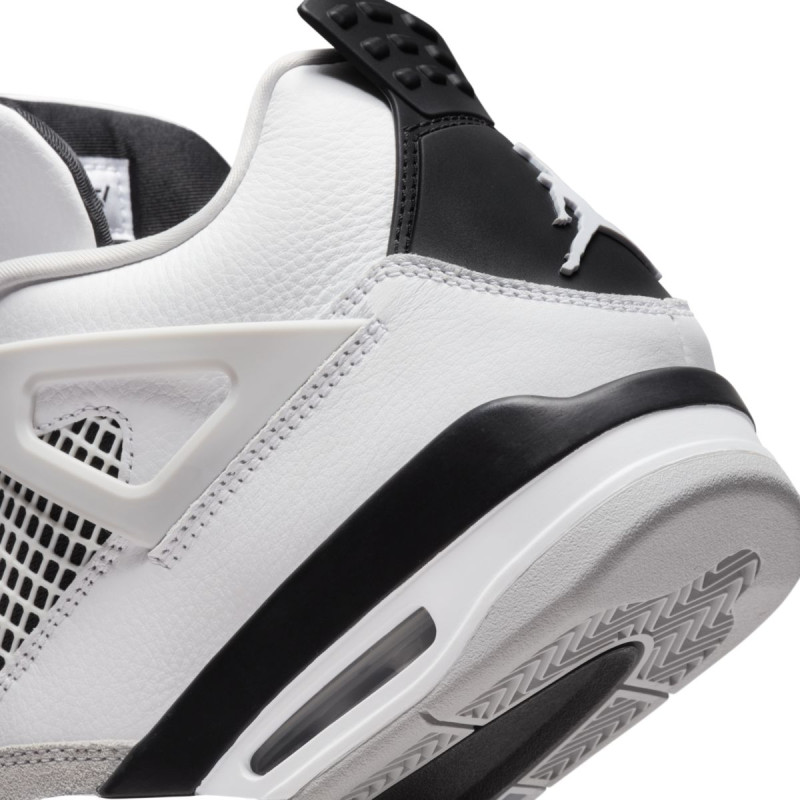 Air Jordan 4 Retro "Military Black"