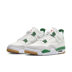 Air Jordan 4 Retro SB "Pine Green"