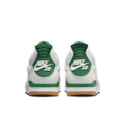 Air Jordan 4 Retro SB "Pine Green"