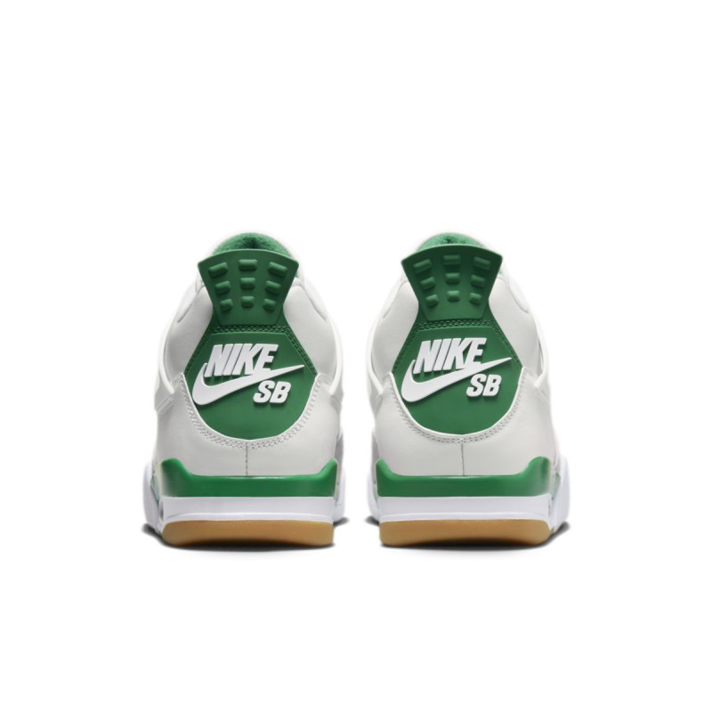 Air Jordan 4 Retro SB "Pine Green"