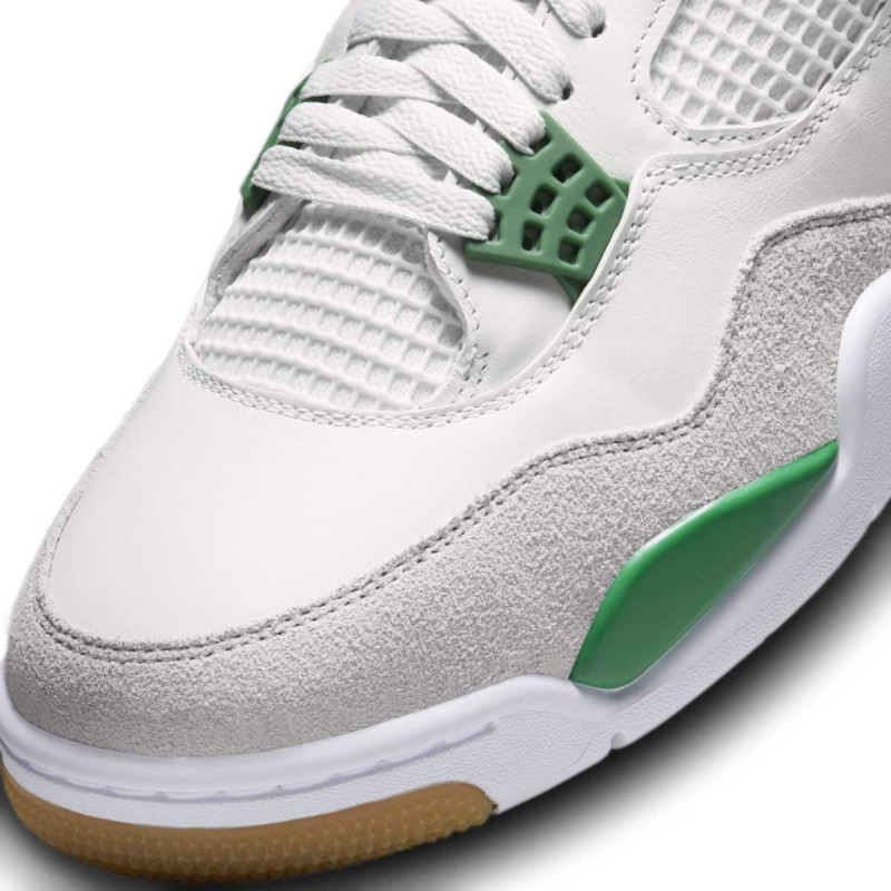Air Jordan 4 Retro SB "Pine Green"