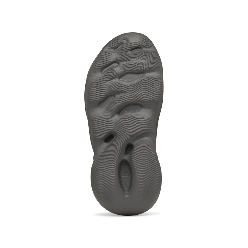 Yeezy Foam RNR "Carbon"